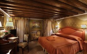 Hotel Colombina Venice